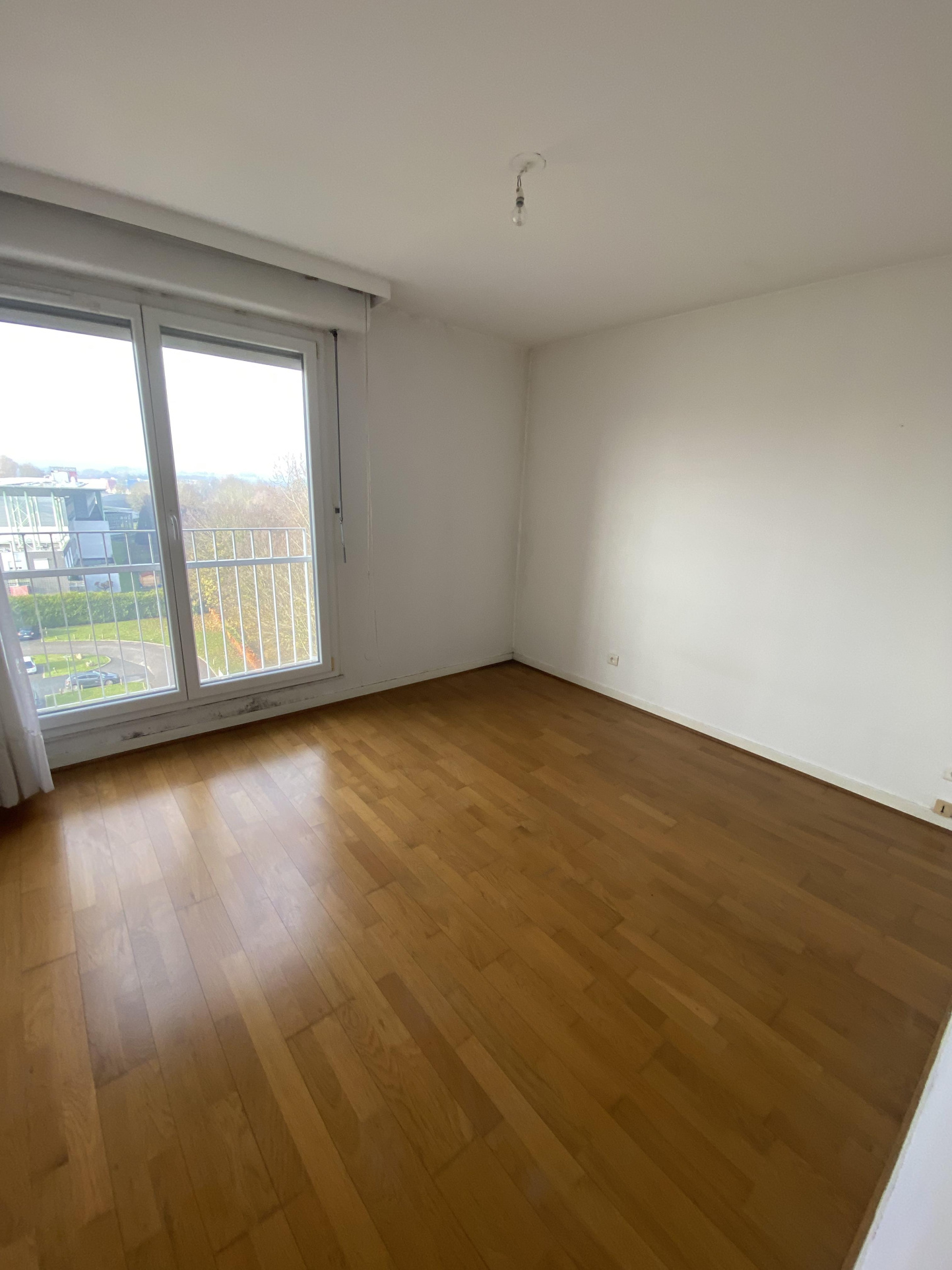 Immo80 – L'immobilier à Amiens et dans la Somme-AMIENS LA HOTOIE, APPARTEMENT DEUX CHAMBRES ET PARKING