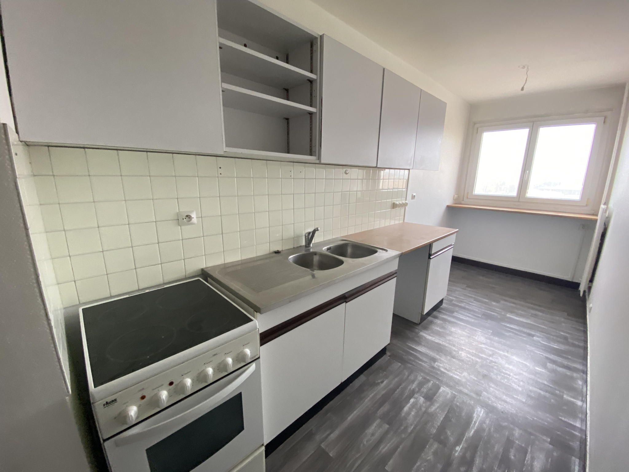 Immo80 – L'immobilier à Amiens et dans la Somme-AMIENS LA HOTOIE, APPARTEMENT DEUX CHAMBRES ET PARKING