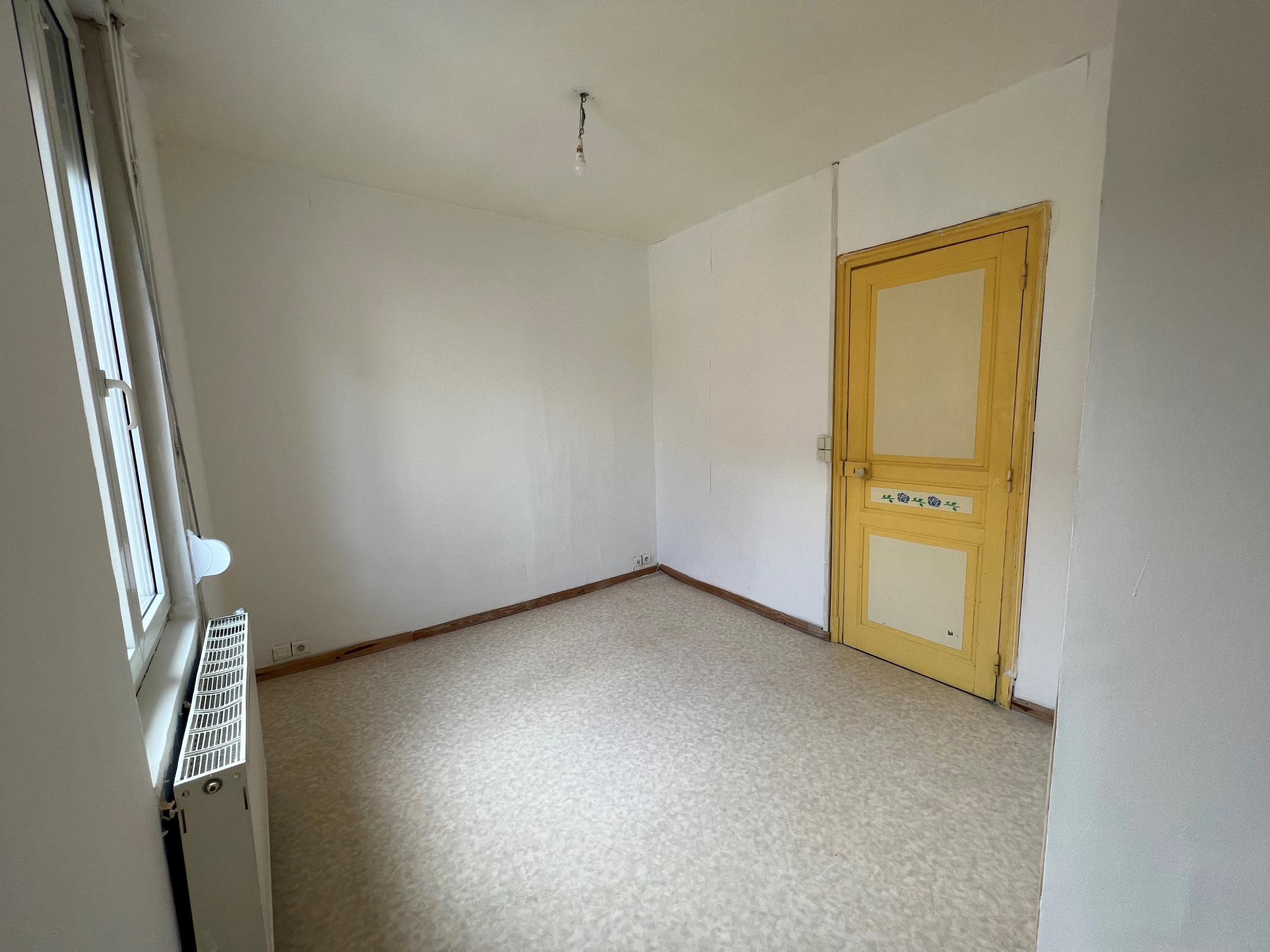 Immo80 – L'immobilier à Amiens et dans la Somme-APPARTEMENT T2 TOUTES CHARGES COMPRISES AVEC TERRASSE – QUARTIER SAINT PIERRE