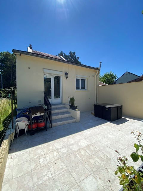 Immo80 – L'immobilier à Amiens et dans la Somme-MAISON EN RETRAIT DE RUE AVEC JARDIN AMIENS SUD