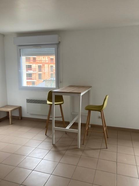 Immo80 – L'immobilier à Amiens et dans la Somme-STUDIO MEUBLÉ QUARTIER SAINT HONORÉ (Chauffage compris)