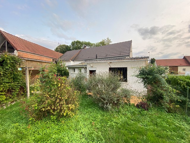 Immo80 – L'immobilier à Amiens et dans la Somme-SAINS EN AMIENOIS PAVILLON AVEC GARAGE ET JARDIN