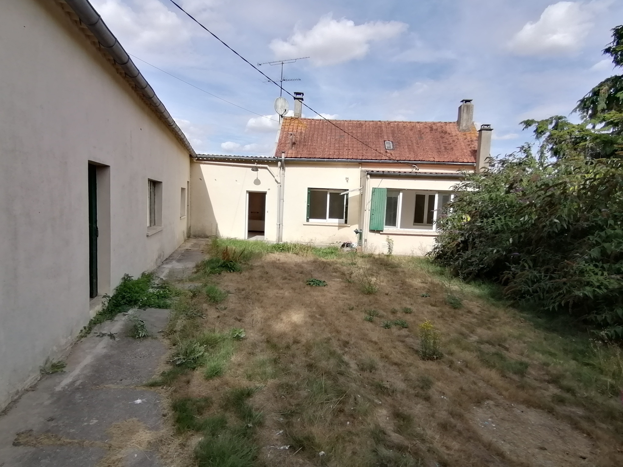 Immo80 – L'immobilier à Amiens et dans la Somme-MAISON DE VILLAGE A RENOVER AVEC JARDIN ET GARAGE